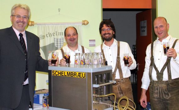 Bier für die Wittislinger Markterhebungsfeier