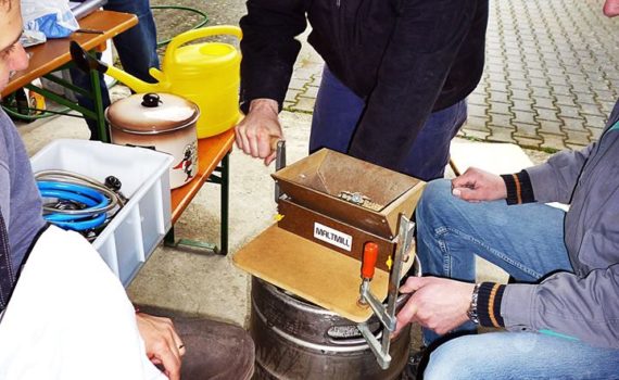 Samstag, Sudhaus, Schelmbräu braut Bier! Prost!